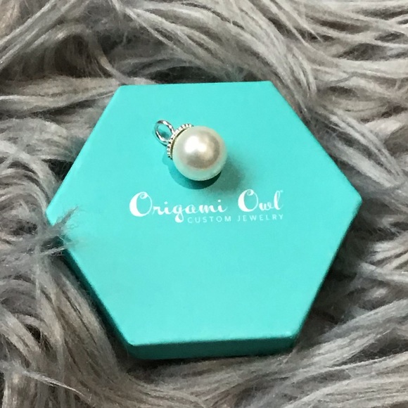 Origami Owl Jewelry - New (Nicked) Origami Owl Pearl Tag